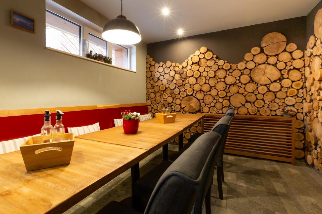 Къщи За Гости Сноуфлейк Snowflake Chalet And Snowflake Lodge Bansko Ngoại thất bức ảnh